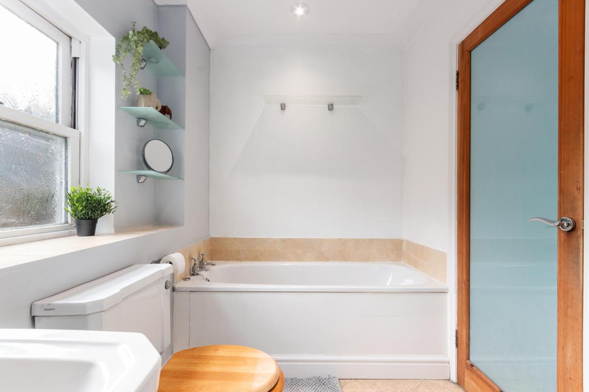 House With Private Parking Close To Borough Market & Tower Bridge! Londra