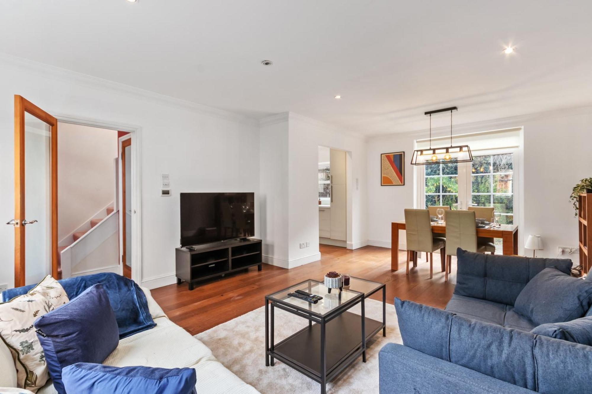 House With Private Parking Close To Borough Market & Tower Bridge! *
