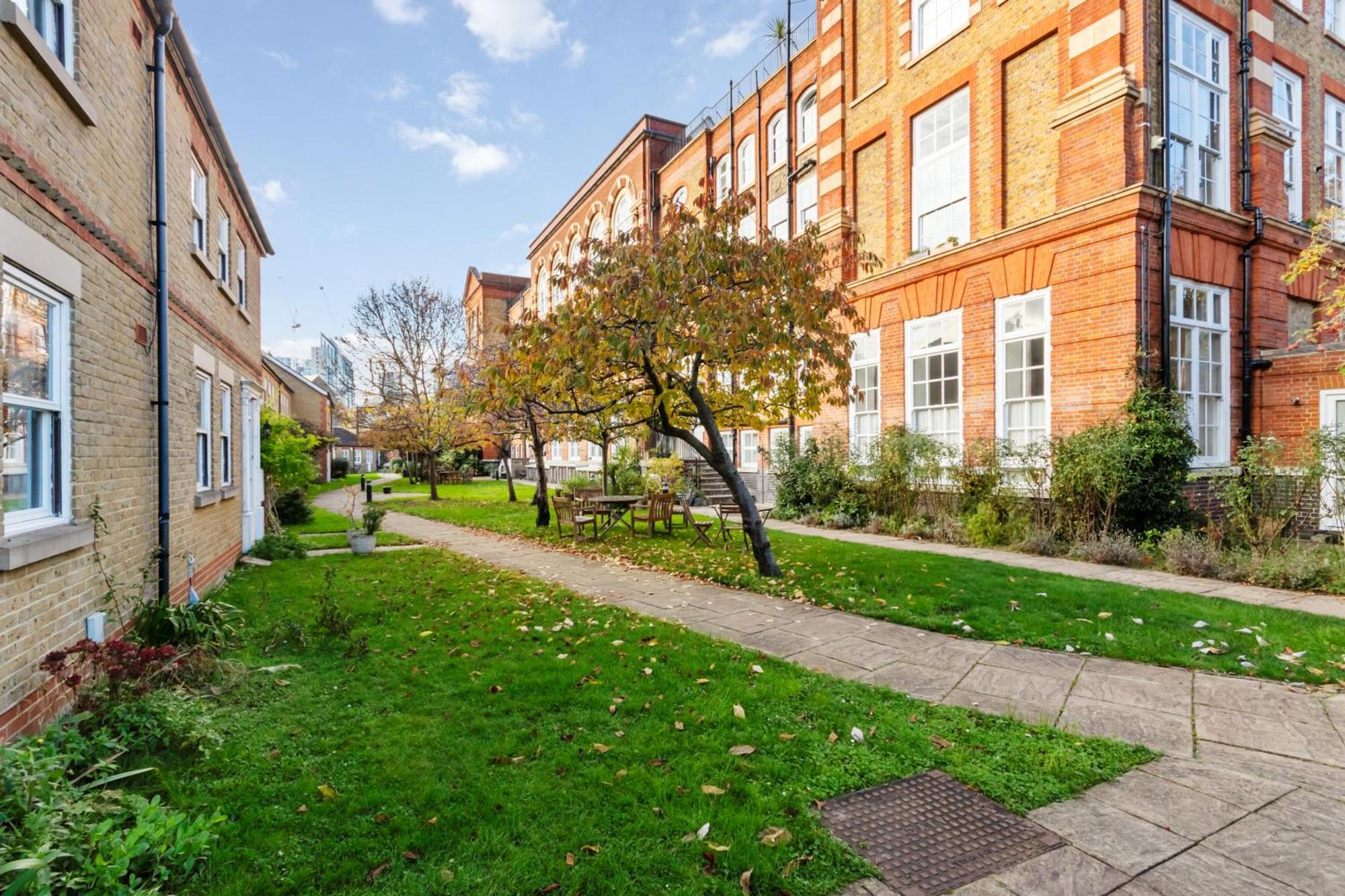 House With Private Parking Close To Borough Market & Tower Bridge! Londra
